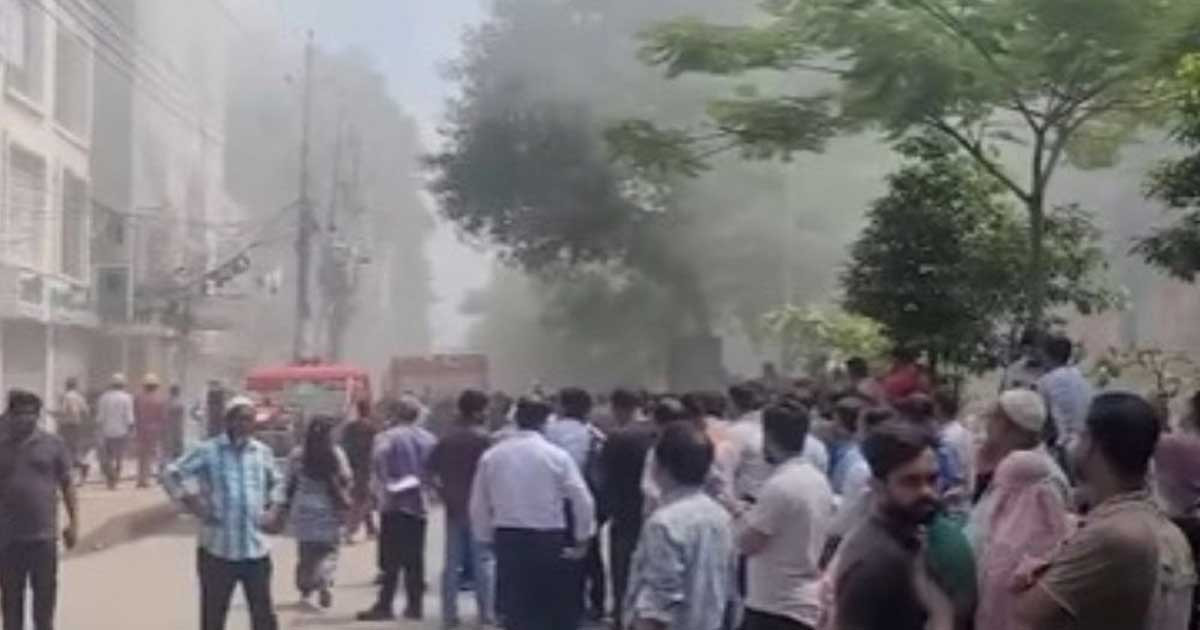 ধানমণ্ডিতে ভবনে আগুন