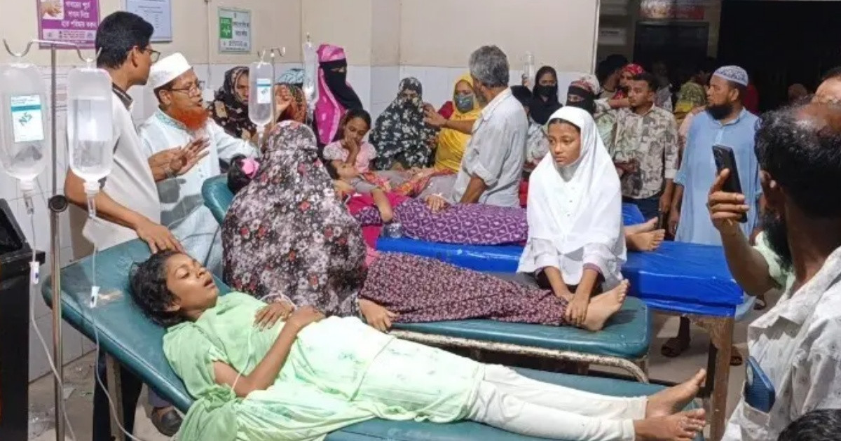 বাবার আনা আখরোট স্কুলে নিয়ে গেল সপ্তম শ্রেণির শিক্ষার্থী, অতঃপর...