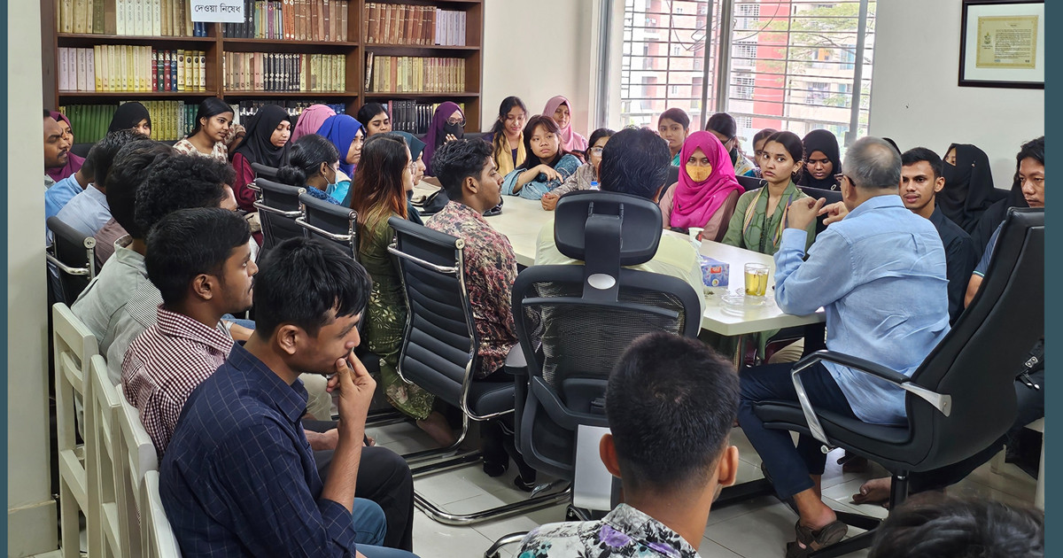 জাহাঙ্গীরনগর বিশ্ববিদ্যালয়ের শিক্ষার্থীদের নিয়ে বসুন্ধরা শুভসংঘ কার্যালয়ে মুক্ত আলোচনা