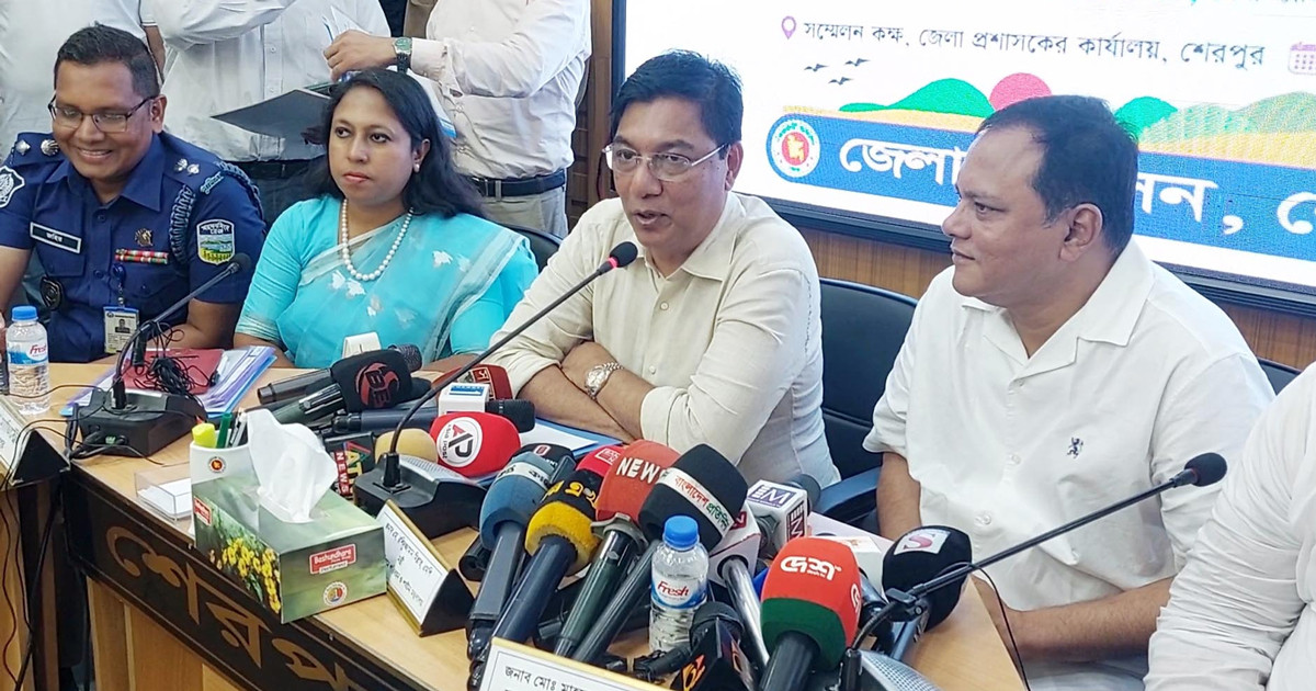 চীন থেকে দ্রুতগতির বুলেট ট্রেন আনার কথা চলছে: বিমানমন্ত্রী