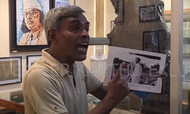 ডাকসু থেকে জিন্নাহর ছবি ছিঁড়ে ফেললেন ঢাবি শিক্ষার্থী