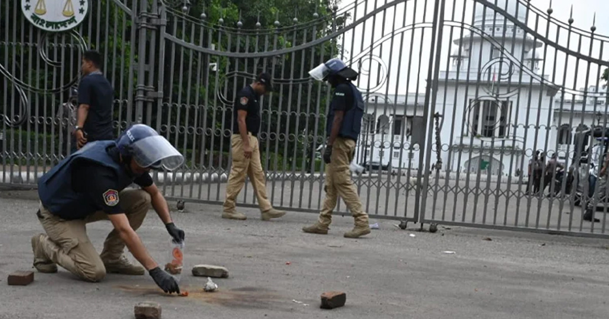 সুপ্রিম কোর্টের সামনে ককটেল বিস্ফোরণ