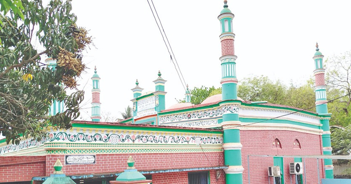 দরবেশের নির্দেশে নির্মিত সুলতানের মসজিদ