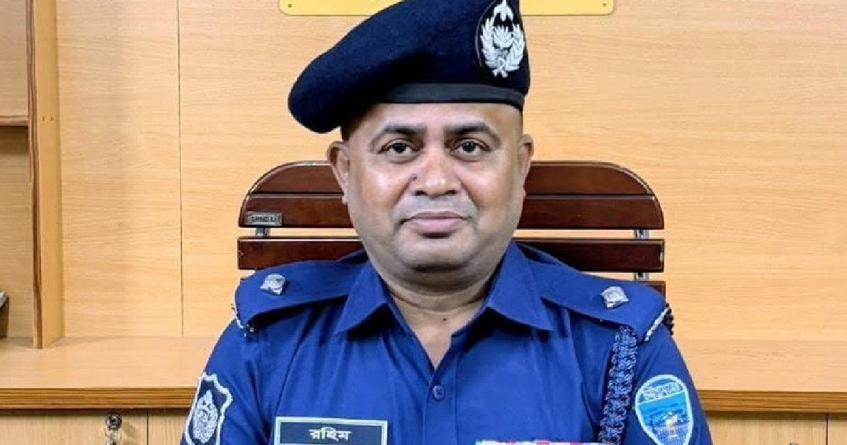 নিষিদ্ধ আ.লীগ সমর্থকের বাড়িতে ভূরিভোজ করা ওসি প্রত্যাহার