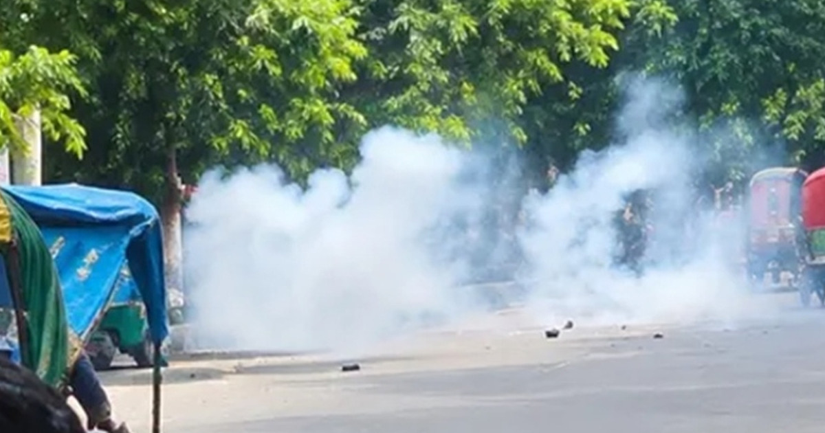রাজধানীতে শিল্পকলার সামনে ককটেল বিস্ফোরণ