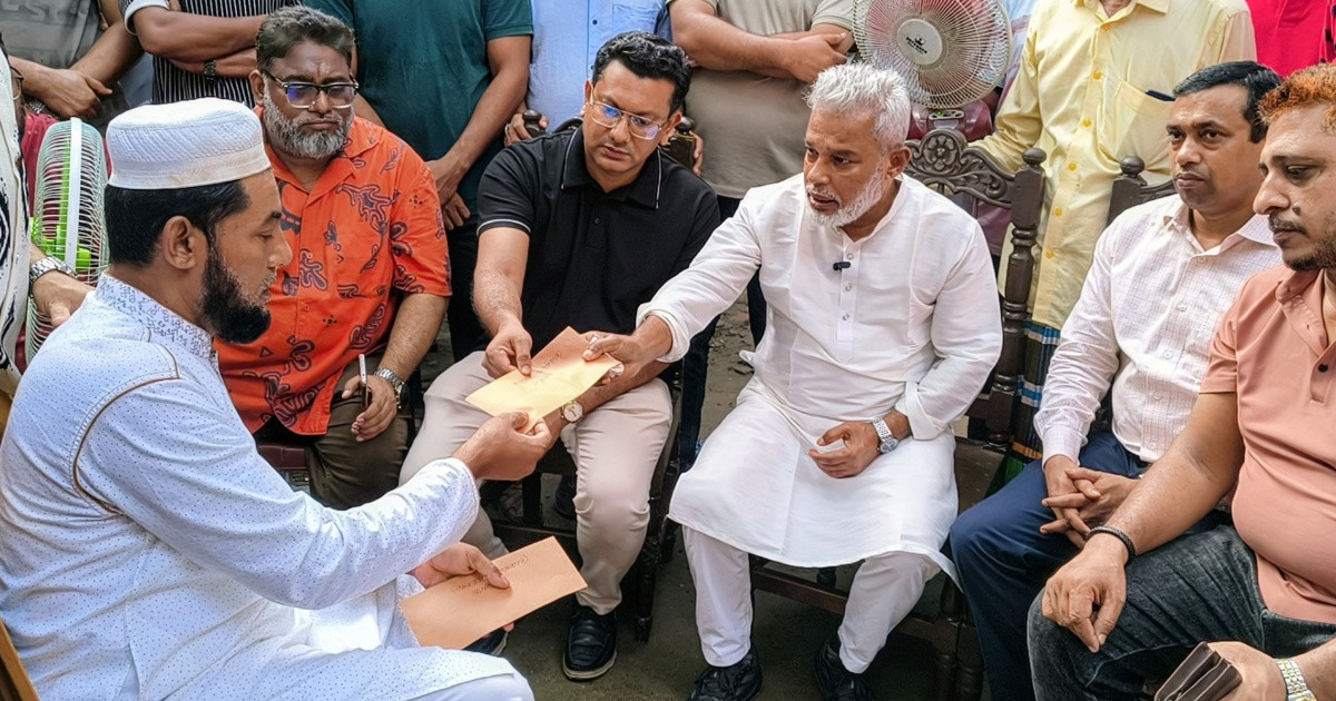 মেঘনায় ডুবে ৩ শিক্ষার্থীর মৃত্যু, শোকাহত পরিবারগুলোর পাশে এমপি মান্নান