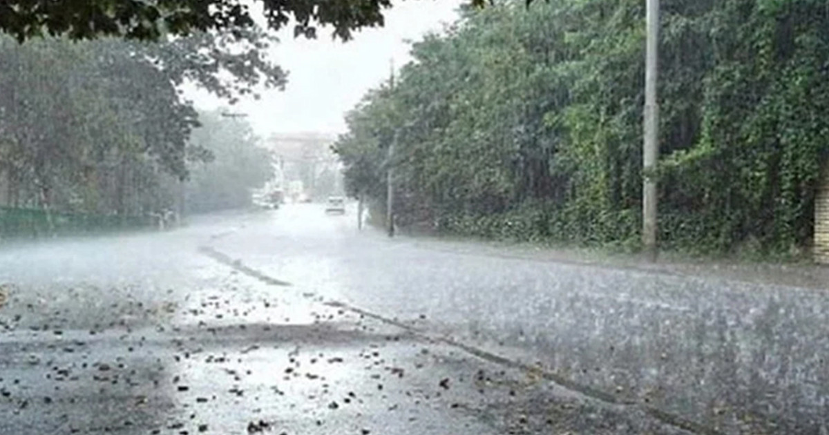 ৭ জেলায় বৃষ্টি-বজ্রবৃষ্টির আভাস, নদীবন্দরে সতর্কসংকেত