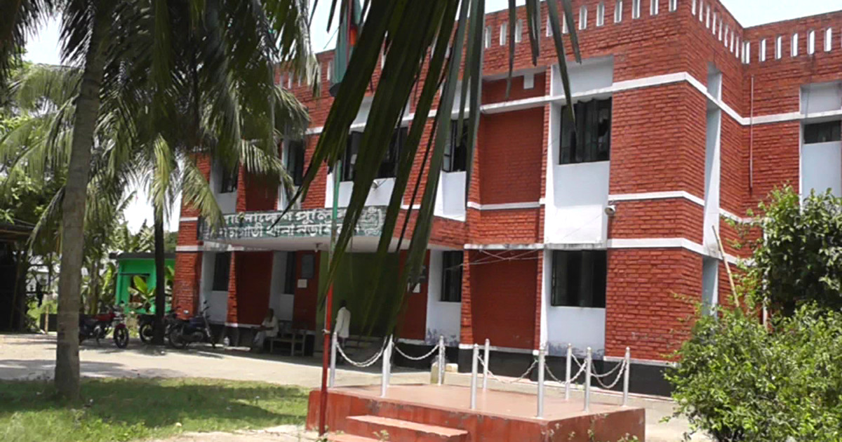 নড়াইলে দুই পক্ষের সংঘর্ষে গুলিবিদ্ধ ১১