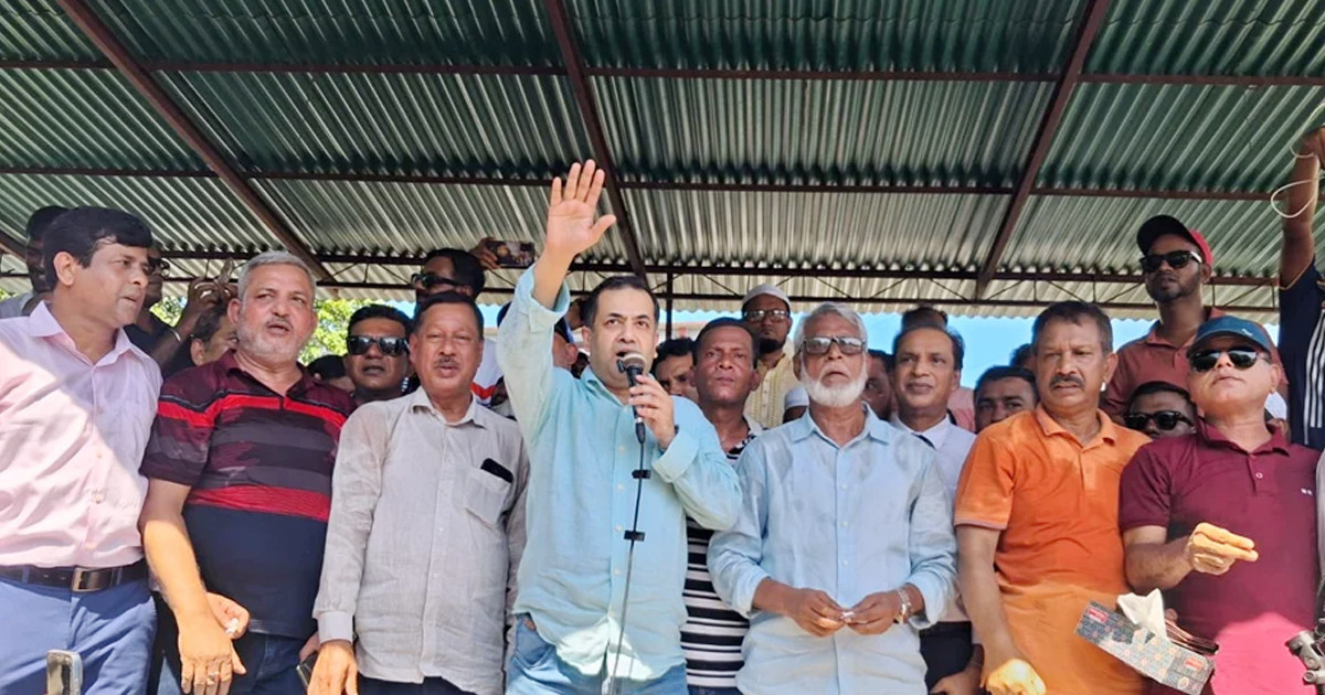 ‘ডিসেম্বর নয়, বুকের পাটা থাকলে এখনই দেশে আসেন’