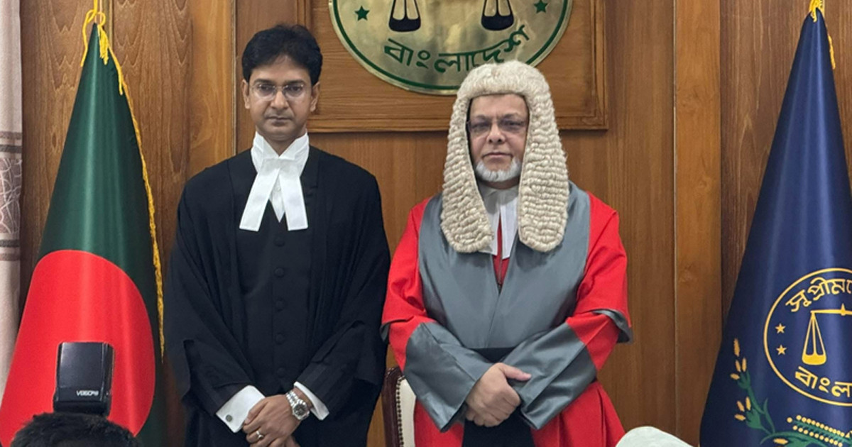 হাইকোর্টের বিচারপতি হিসেবে শপথ নিলেন দেবাশীষ রায়