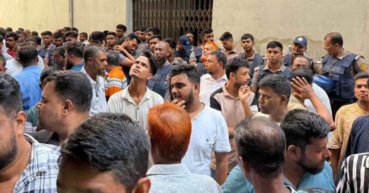 জাসদ কার্যালয়ে গোপন বৈঠক থেকে কার্যক্রম নিষিদ্ধ আ.লীগের শতাধিক নেতাকর্মী আটক