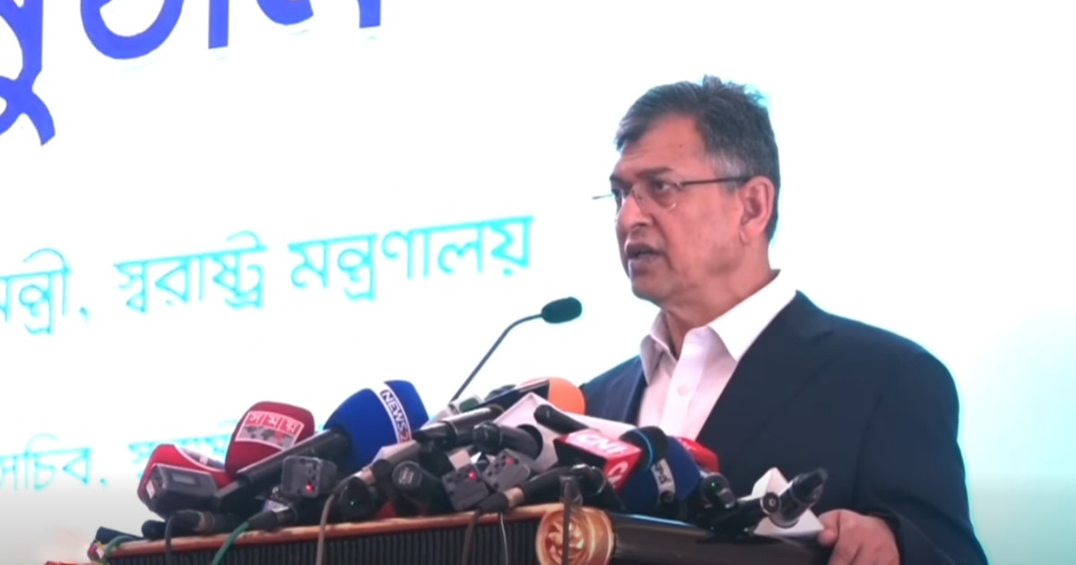 দায়িত্বে অবহেলা ও ফ্যাসিবাদীদের সহায়তা করলে কঠোর ব্যবস্থা: পুলিশকে স্বরাষ্ট্রমন্ত্রী