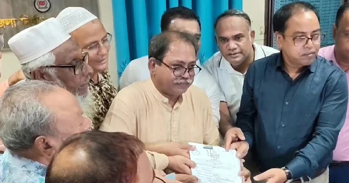 ঠাকুরগাঁও-১ উপনির্বাচনে বিএনপির প্রার্থী মির্জা ফয়সলের মনোনয়নপত্র দাখিল