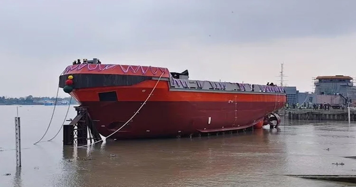 পায়রা বন্দরের জন্য খুলনা শিপইয়ার্ডে টাগবোট নির্মাণ