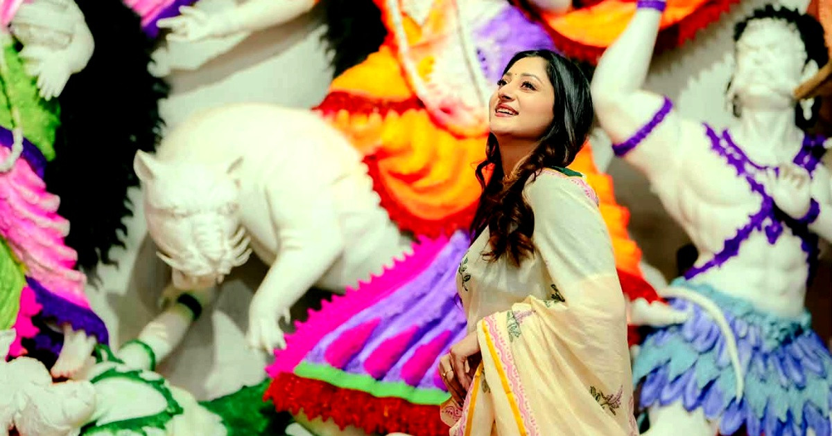 পুজোর আমেজে পূজা