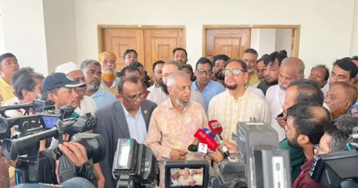 শ্রমজীবী নারীদের নিরাপত্তা ও কল্যাণকে সর্বোচ্চ অগ্রাধিকার দিয়ে কাজ করছে সরকার: শ্রমমন্ত্রী