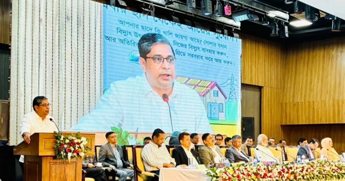 নিজ বাসভবনের ছাদের সৌরবিদ্যুৎ থেকে জাতীয় গ্রিডে ১২শ’ ইউনিট দিয়েছেন প্রধানমন্ত্রী: মীর শাহে আলম