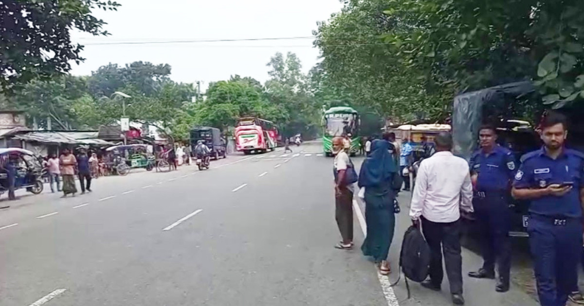 গোপালগঞ্জে বাসচাপায় প্রাণ গেল দম্পতির