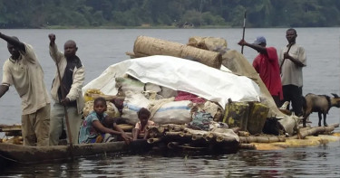 কঙ্গো নদীতে দুই নৌকার সংঘর্ষ: নিহত ৩০, নিখোঁজ অনেকে