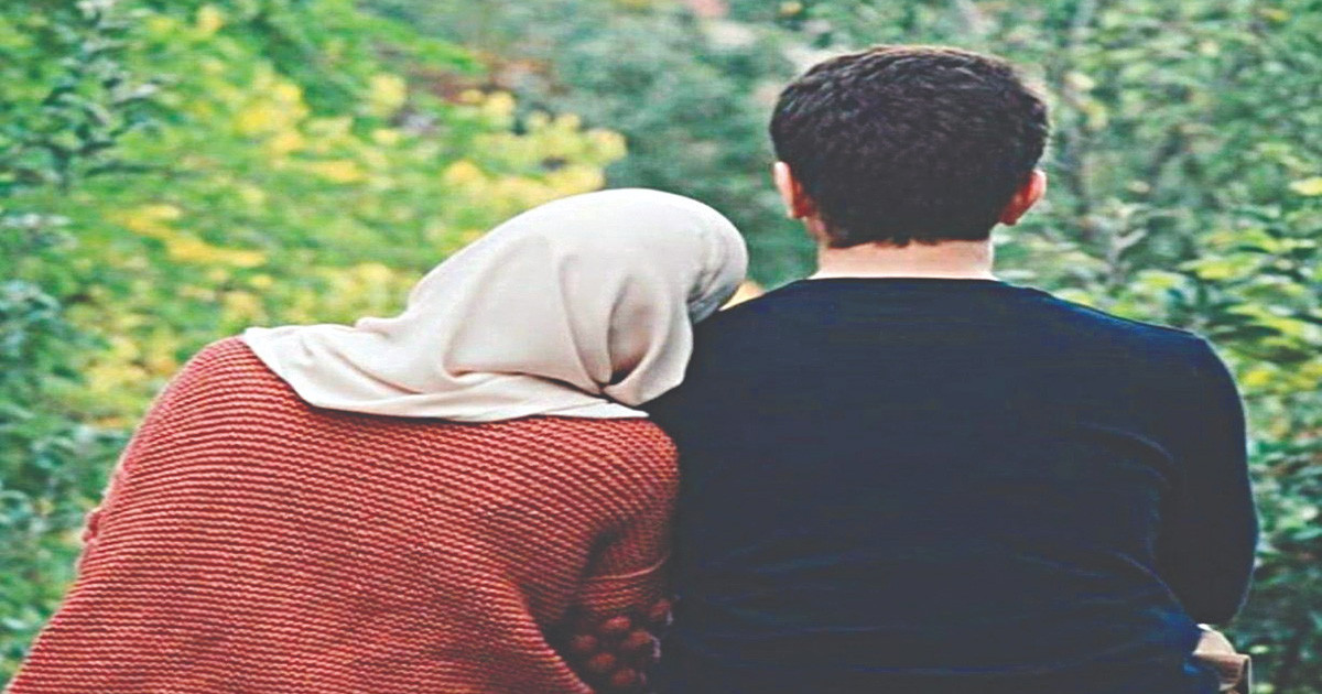 পারিবারিক জীবনে স্বামী ও স্ত্রীর আচরণ