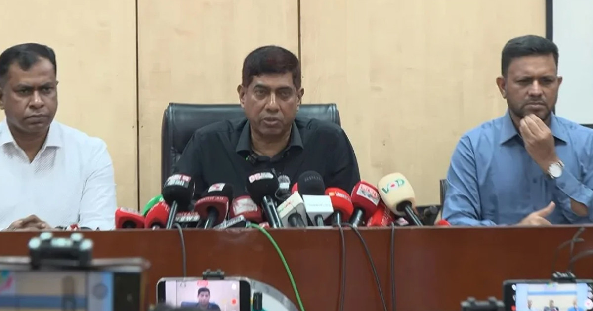 ডিসেম্বরে কার্যক্রম নিষিদ্ধ আওয়ামী লীগের ‘অপতৎপরতা’ কঠোরভাবে দমন করা হবে: ডিবিপ্রধান