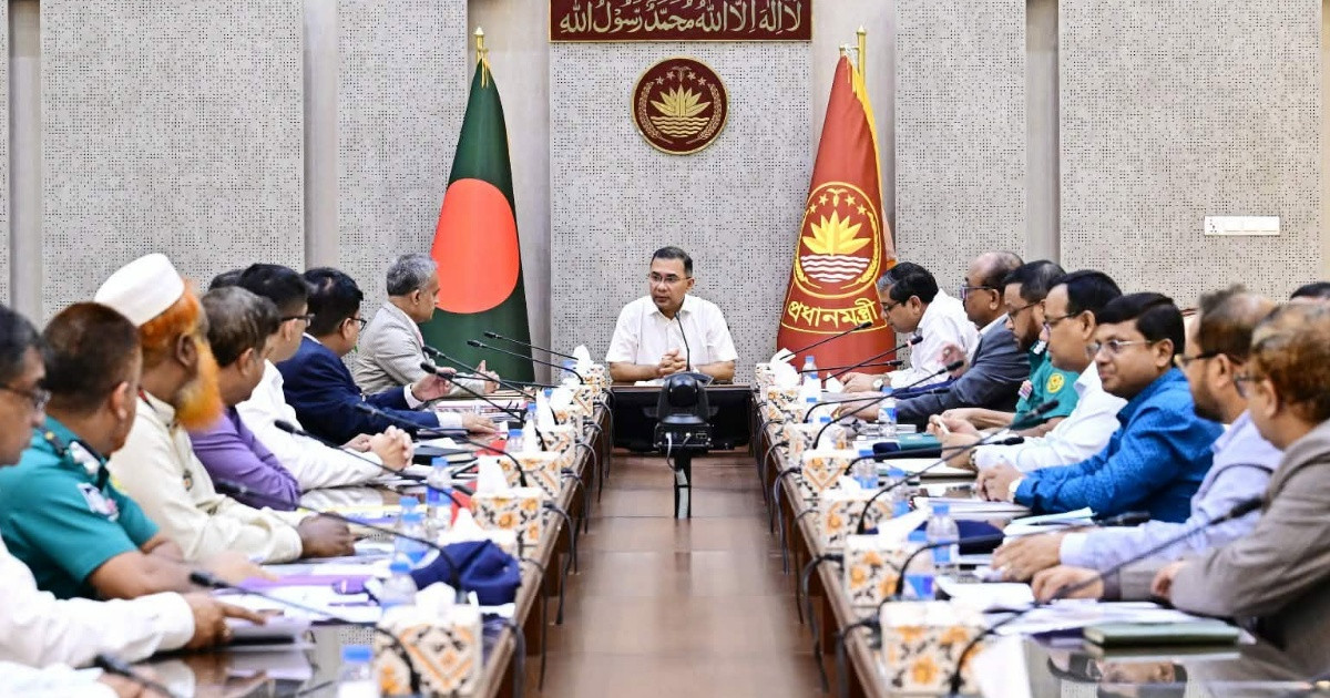 ঢাকার গণপরিবহন ব্যবস্থাপনা নিয়ে বৈঠকে প্রধানমন্ত্রী