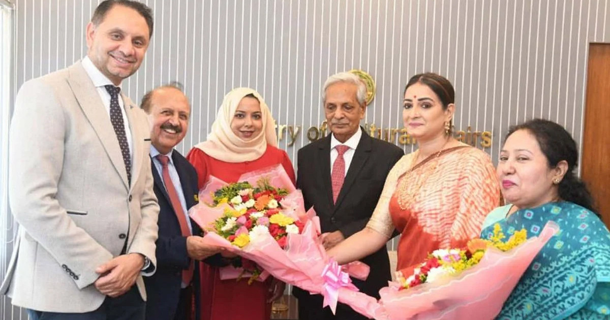 বাংলাদেশে ৫০টিরও বেশি নৃতাত্ত্বিক জনগোষ্ঠী মিলেমিশে বসবাস করছে: সংস্কৃতিমন্ত্রী