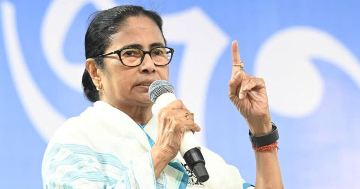 দিল্লিতে মমতা আটক