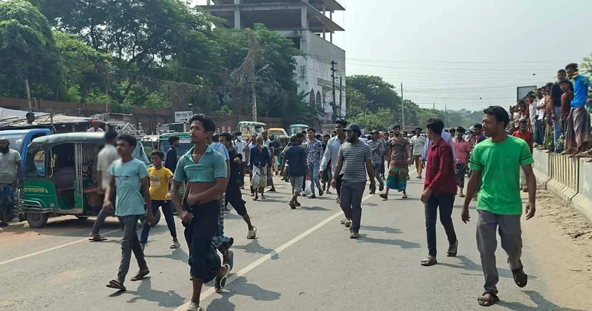 মোহাম্মদপুরে অটোরিকশা চালকদের সড়ক অবরোধ