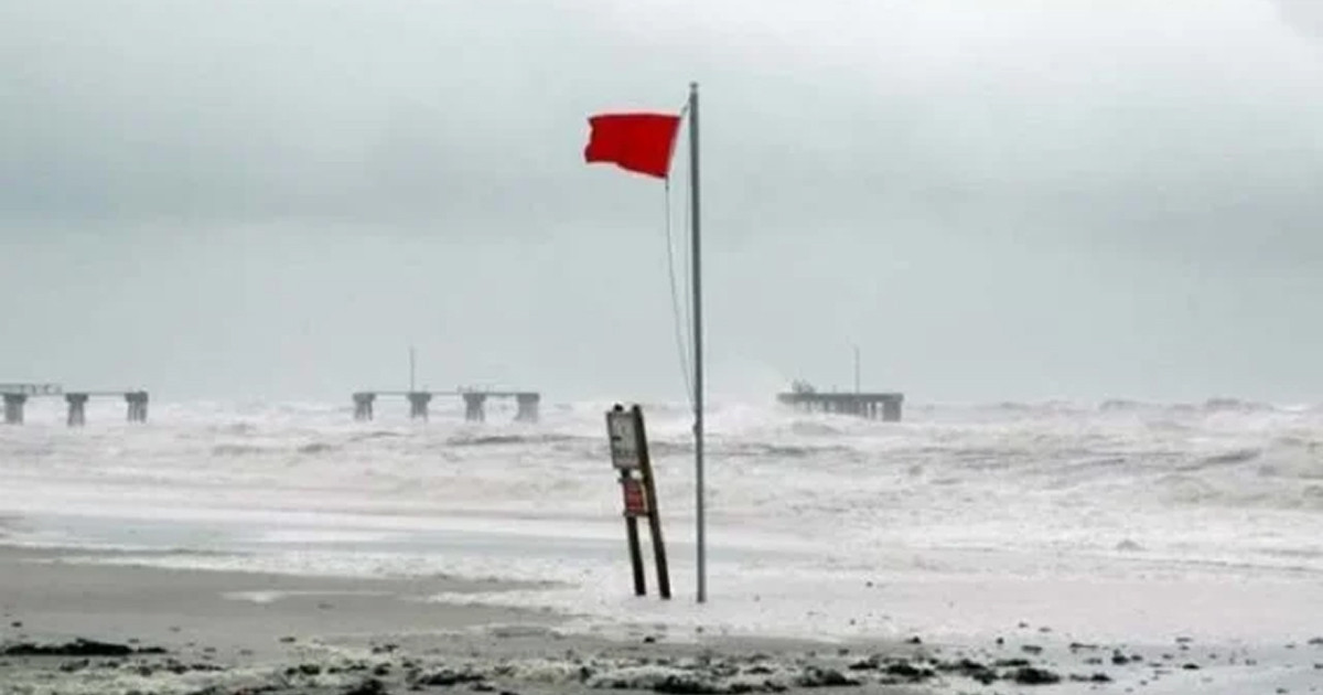 ৫ অঞ্চলের নদীবন্দরে সতর্ক সংকেত, ঢাকার আকাশ থাকবে মেঘলা