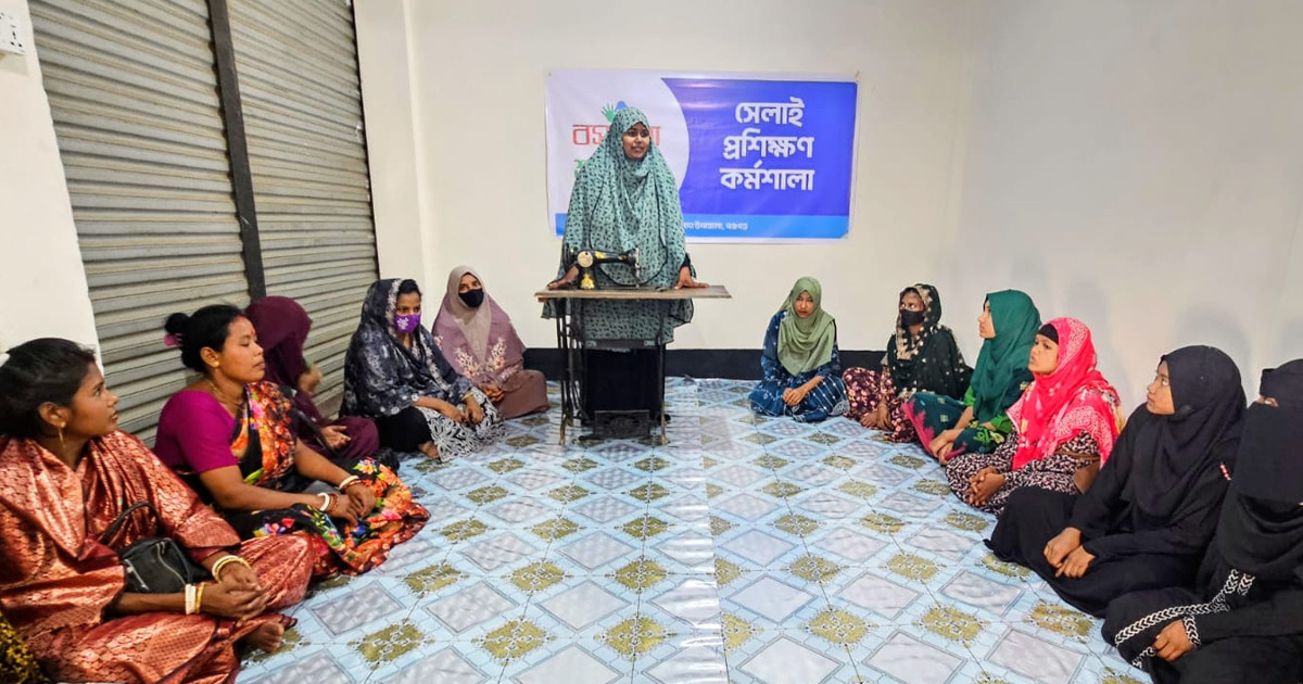 সুঁই সুতায় স্বপ্ন বোনার হাতছানি, ২৪ নারীর পাশে বসুন্ধরা শুভসংঘ