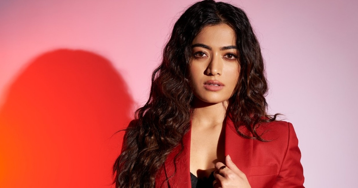 ৪০০ পরিবারের দায়িত্ব নিলেন রাশমিকা