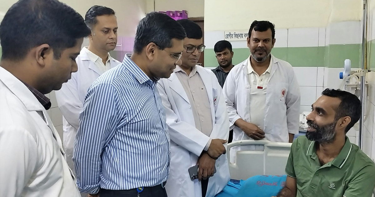 খান সাইফুলের চিকিৎসার অগ্রগতি পর্যালোচনায় নিউরোসায়েন্স হাসপাতালে প্রধানমন্ত্রীর ব্যক্তিগত চিকিৎসক ডা. বিটু
