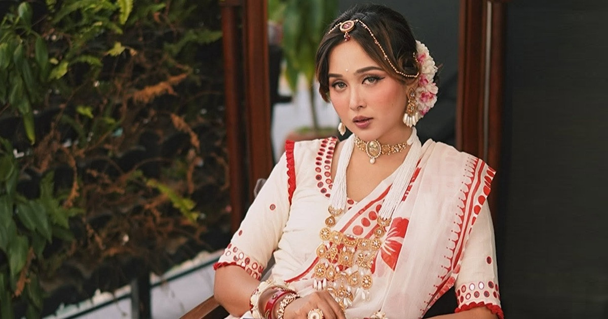 আবারও বিয়ে করলেন অভিনেত্রী চমক!