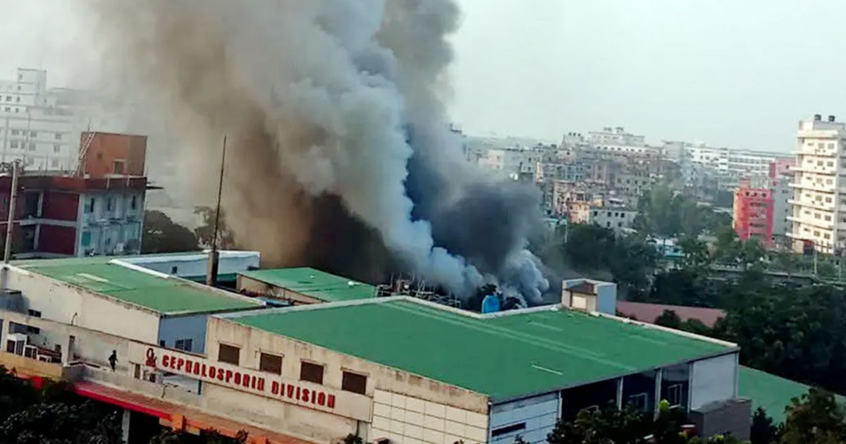 গাজীপুরে ইবনে সিনা ওষুধ কারখানায় আগুন