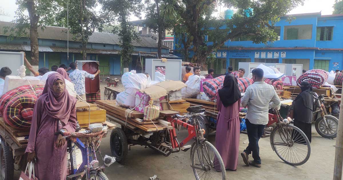 যৌতুকবিহীন বিয়ে করায় ২০ নবদম্পতিকে জামায়াতের উপহার