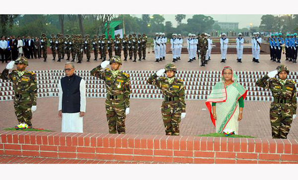 জাতীয় স্মৃতিসৌধে রাষ্ট্রপতি ও প্রধানমন্ত্রীর শ্রদ্ধা