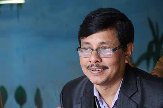 “জীবনবোধ মানুষকে কবি বা লেখক বানায়”