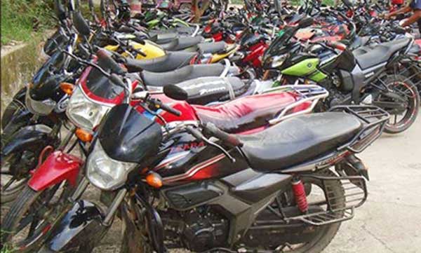 মধ্যরাত থেকে মোটরসাইকেল চালানোয় নিষেধাজ্ঞা
