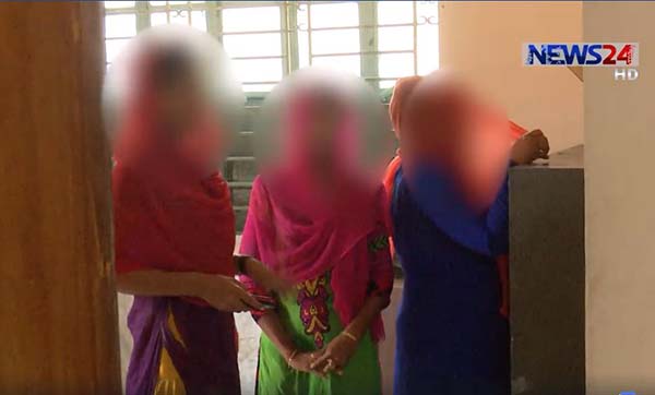 যেভাবে ক্যাম্প থেকে খদ্দেরের হাতে রোহিঙ্গা নারী (ভিডিও)